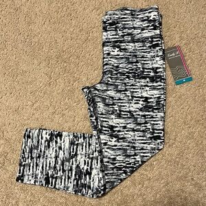 Emily B Size Medium Capri leggings